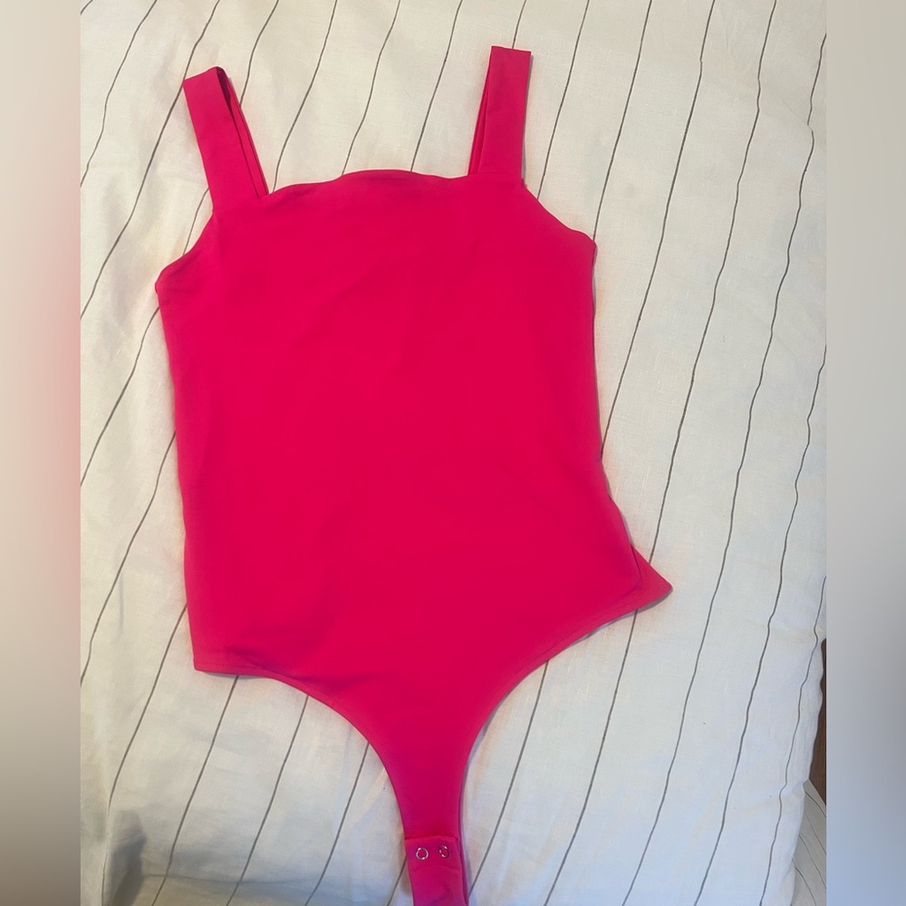 Reoria pink bodysuit